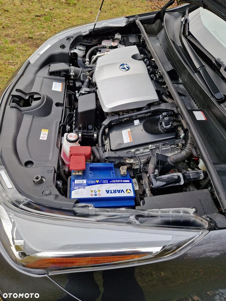 Toyota Prius Hybrid - 3