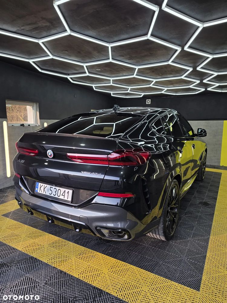 BMW X6 xDrive40d mHEV - 23