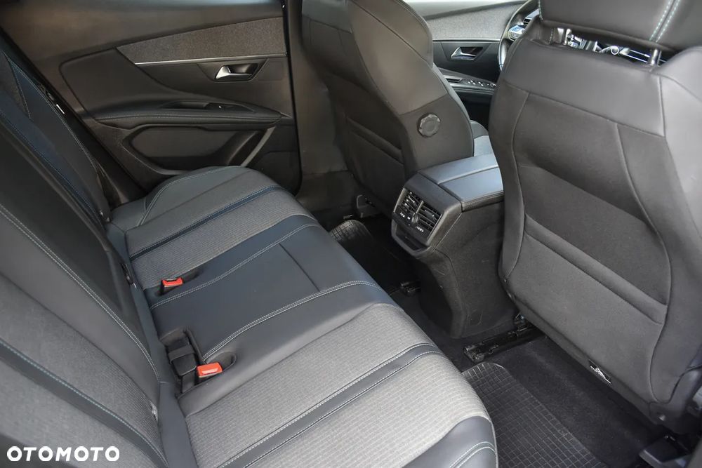 Peugeot 3008 1.6 PureTech HYbrid4 GT Line S&S EAT8 - 33