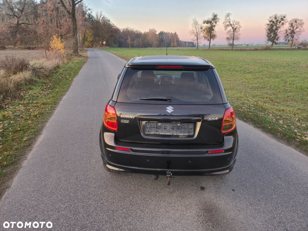 Suzuki SX4 1.6 Premium - 16