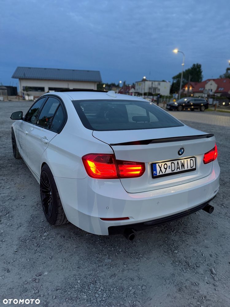 BMW Seria 3 320d DPF Edition Sport - 5