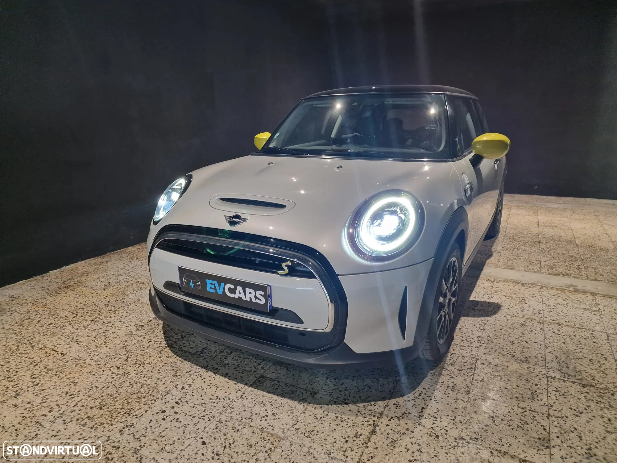 MINI 3 Portas Cooper SE Camden Edition - 17
