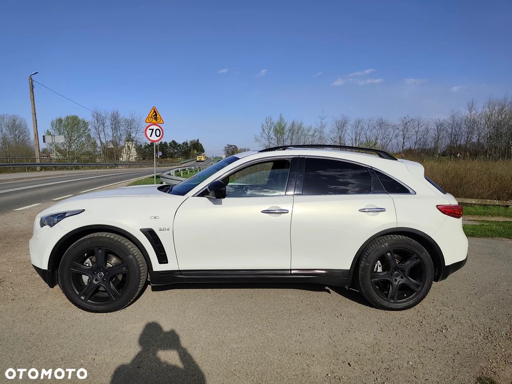 Infiniti Q70 3.0d S - 6