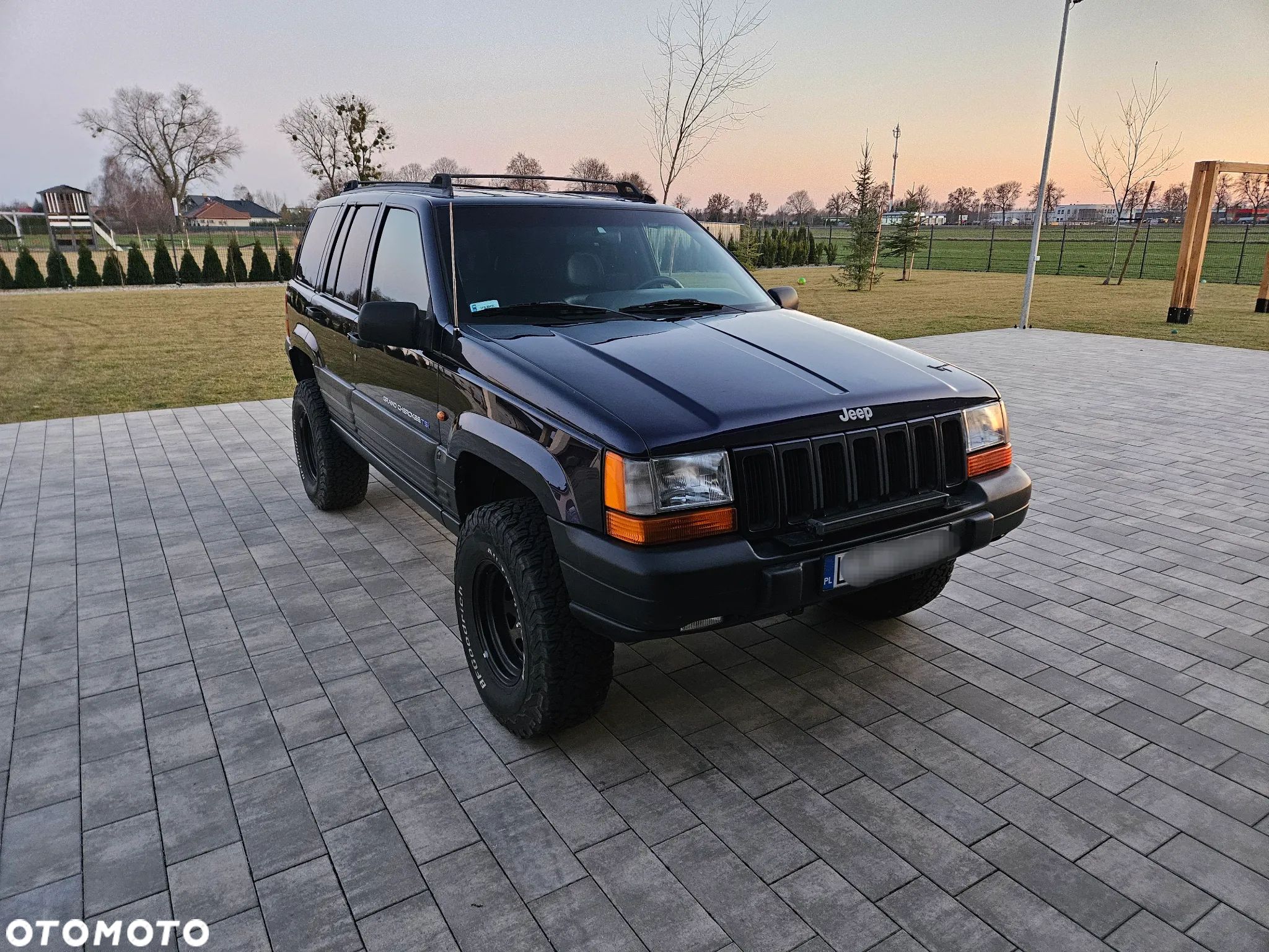 Jeep Grand Cherokee - 1