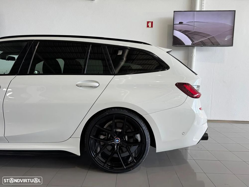 BMW 330 e Touring Pack M Auto - 11