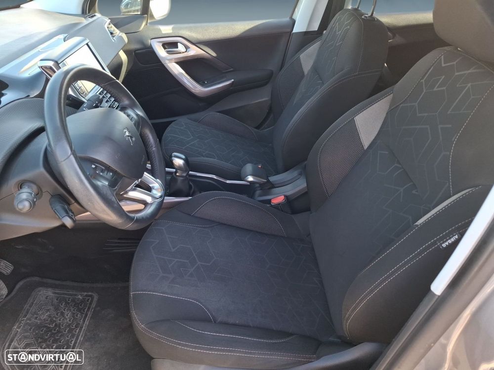 Peugeot 2008 1.2 PureTech Allure - 11