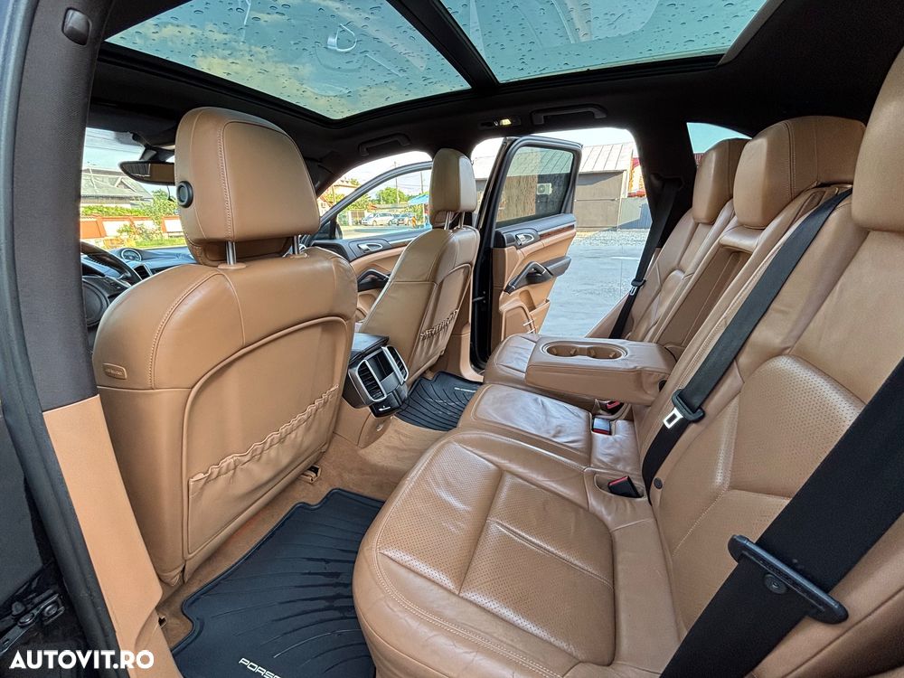 Porsche Cayenne - 4