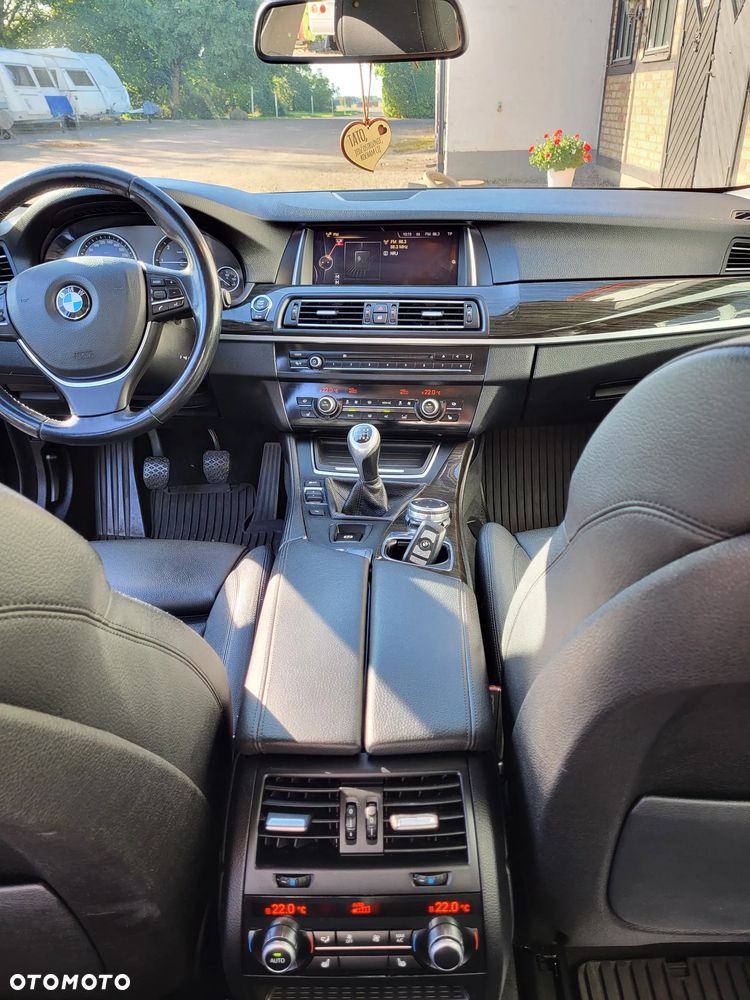 BMW Seria 5 2015 photo 4