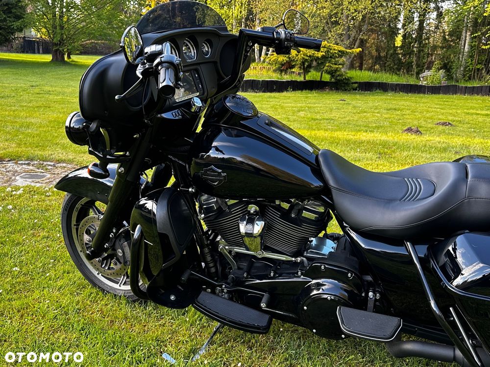 Harley-Davidson Touring Street Glide - 13