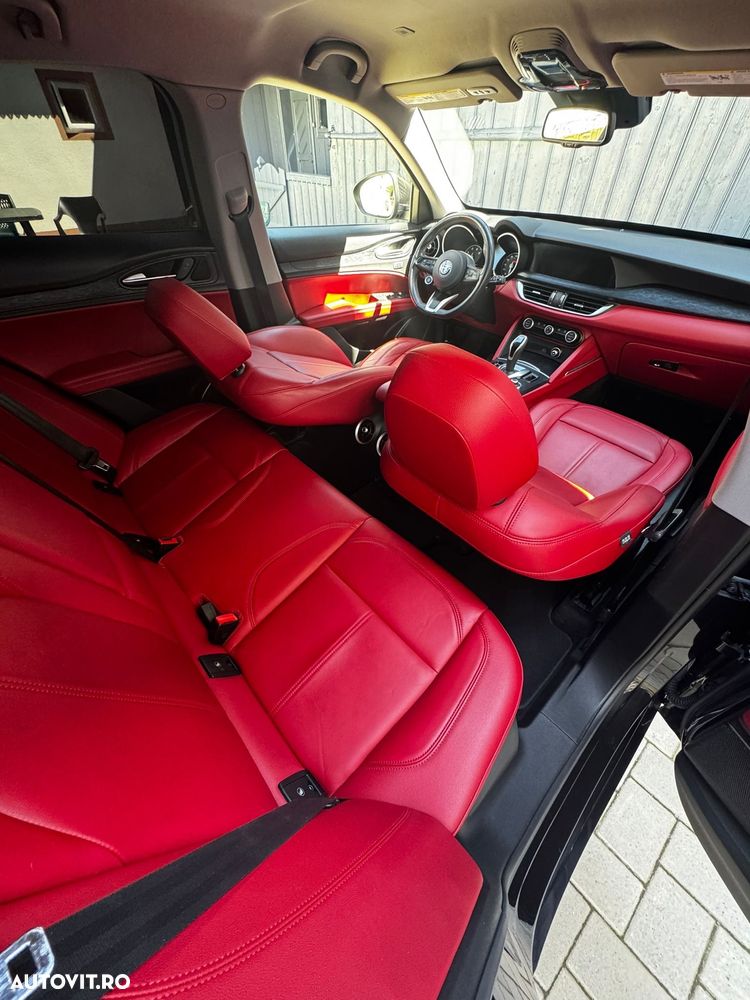 Alfa Romeo Stelvio 2.0 Turbo 16V AT8-Q4 Veloce Ti - 3