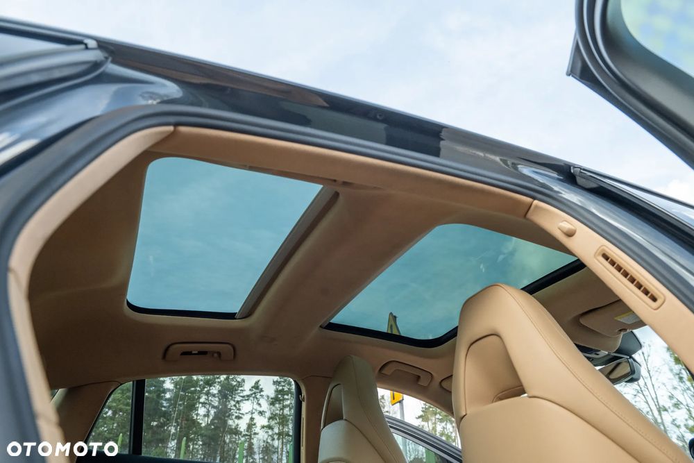 Porsche Panamera - 21