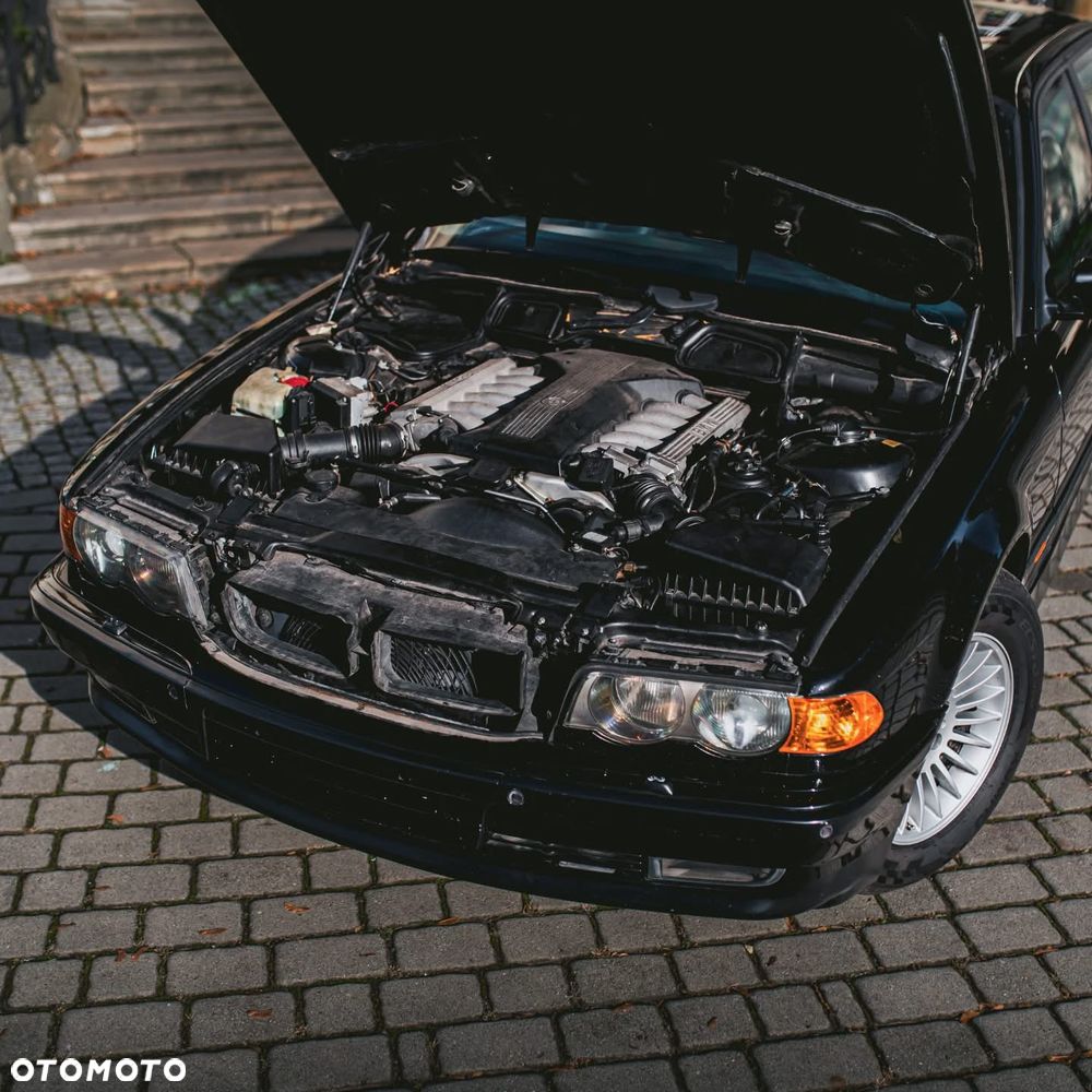 BMW Seria 7 750iL - 6