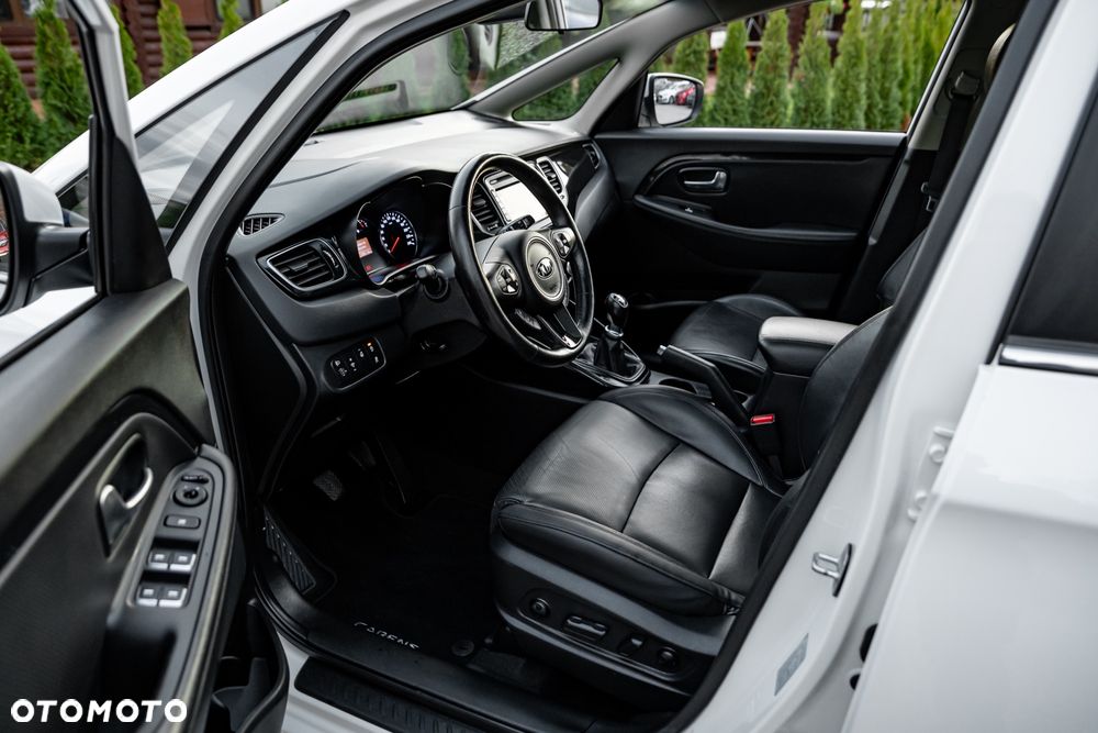 Kia Carens - 18