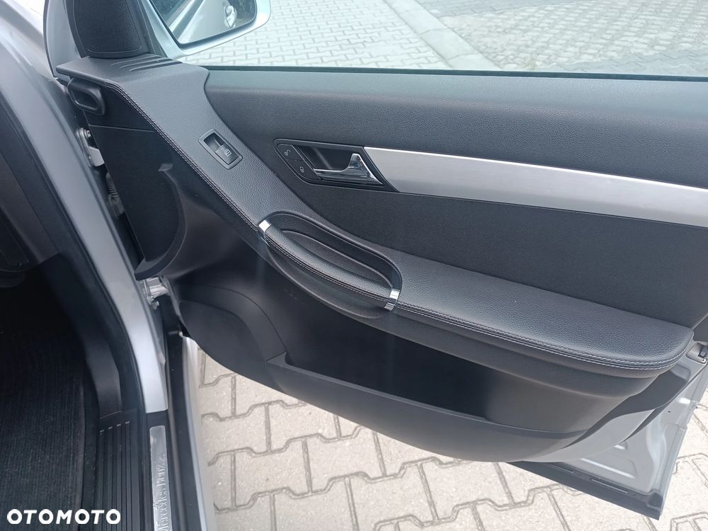 Mercedes-Benz Klasa R 500 4Matic 7G-TRONIC - 17