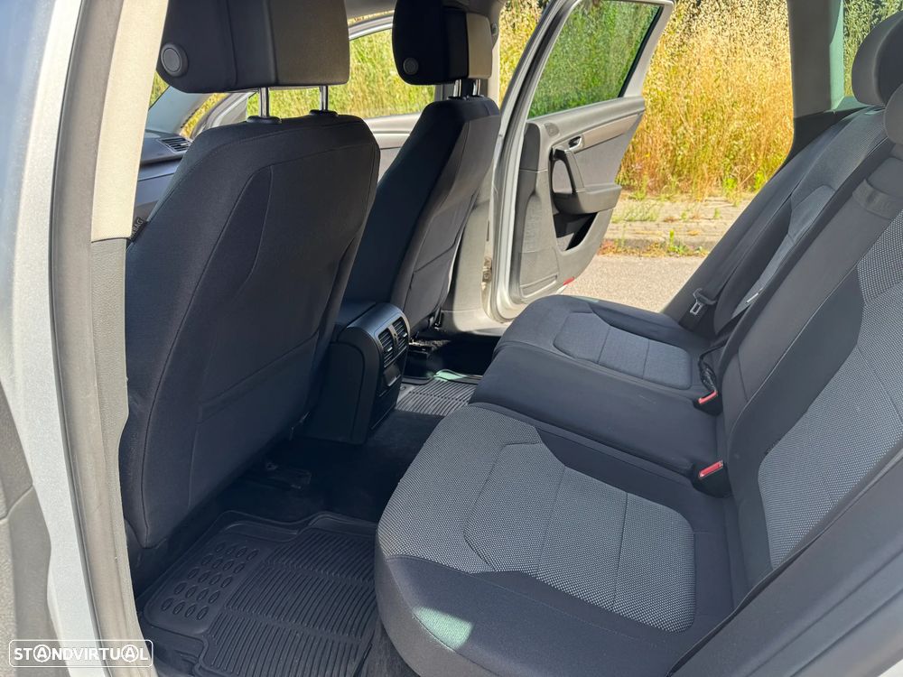 VW Passat Variant 1.6 TDI BlueMotion Comfortline - 9