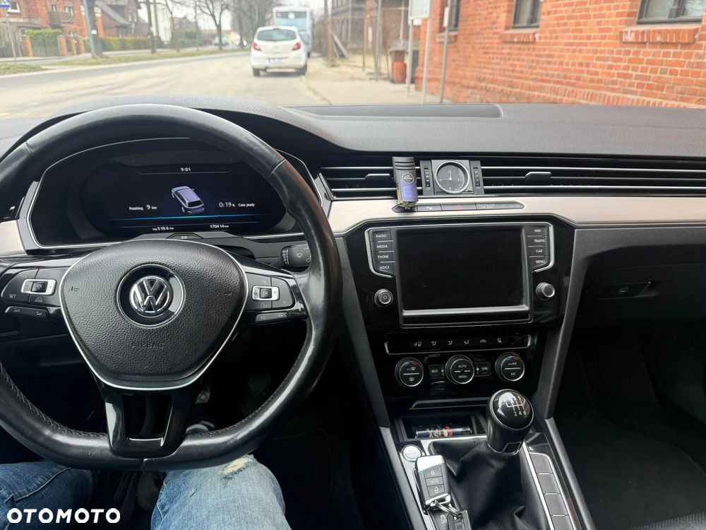 Volkswagen Passat 2.0 TDI SCR (BlueMotion Technology) Comfortline - 8