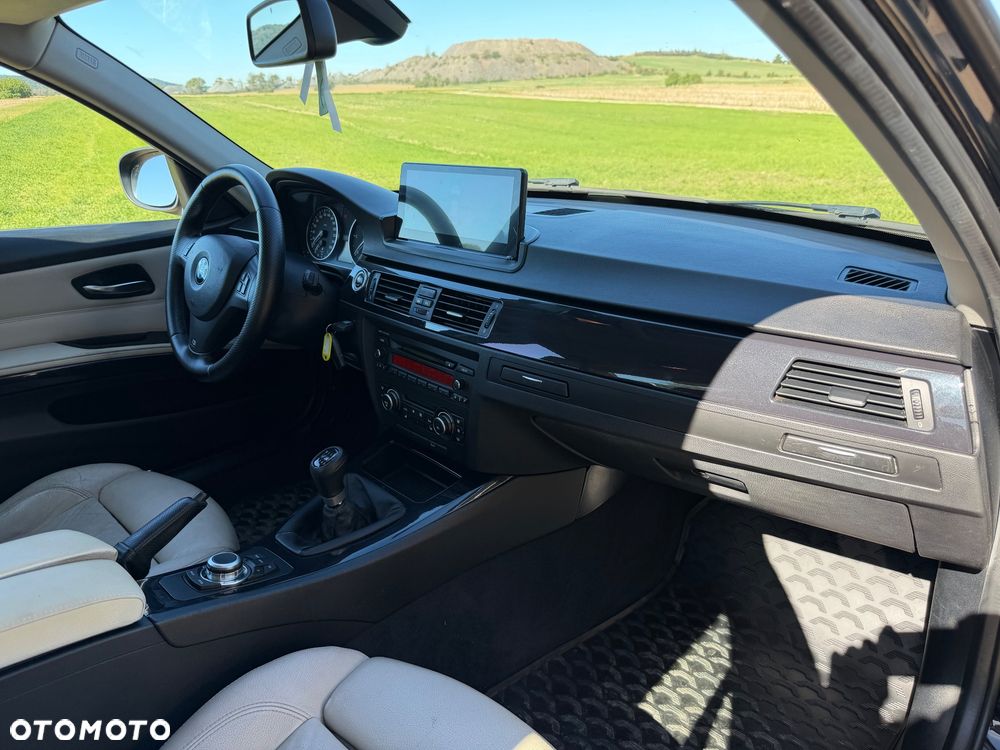 BMW Seria 3 318d DPF - 17