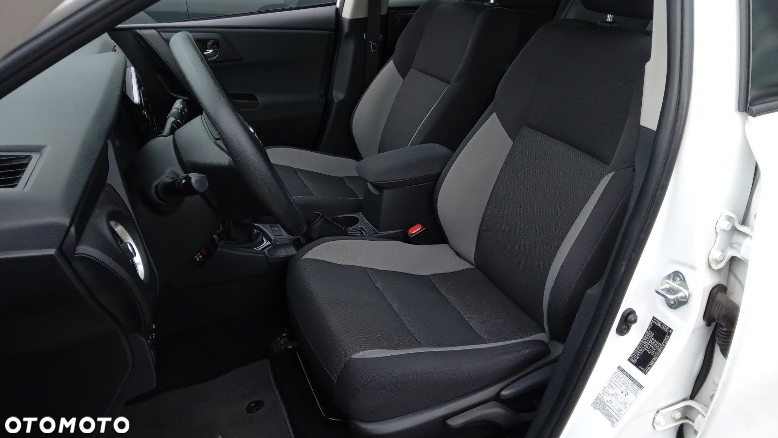 Toyota Auris 1.33 VVT-i Active - 14