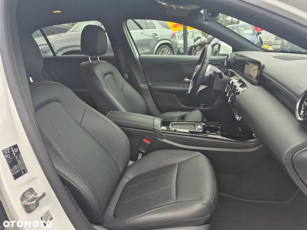 Mercedes-Benz Klasa A 200 7G-DCT - 31