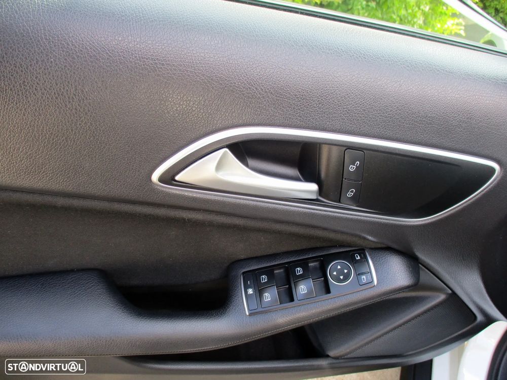 Mercedes-Benz GLA 180 d 7G-DCT Style - 32