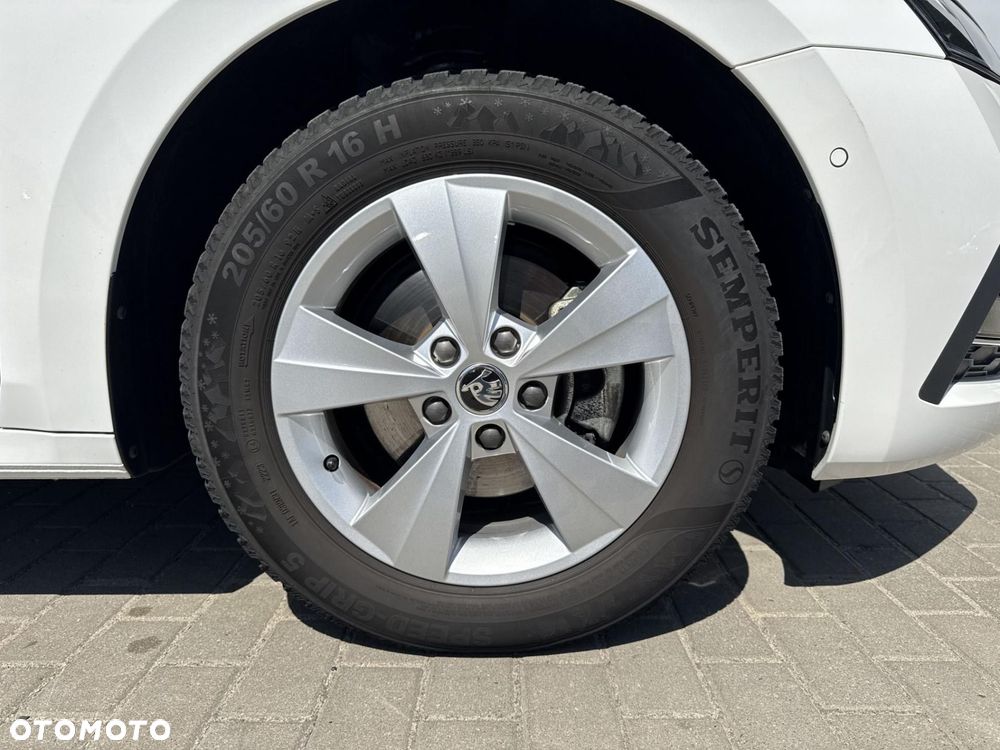 Skoda Octavia 2.0 TDI Ambition DSG - 22