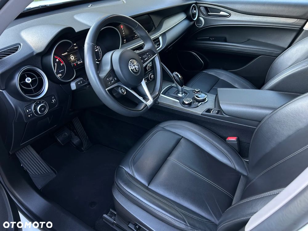 Alfa Romeo Stelvio 2.0 Turbo TI Q4 - 16
