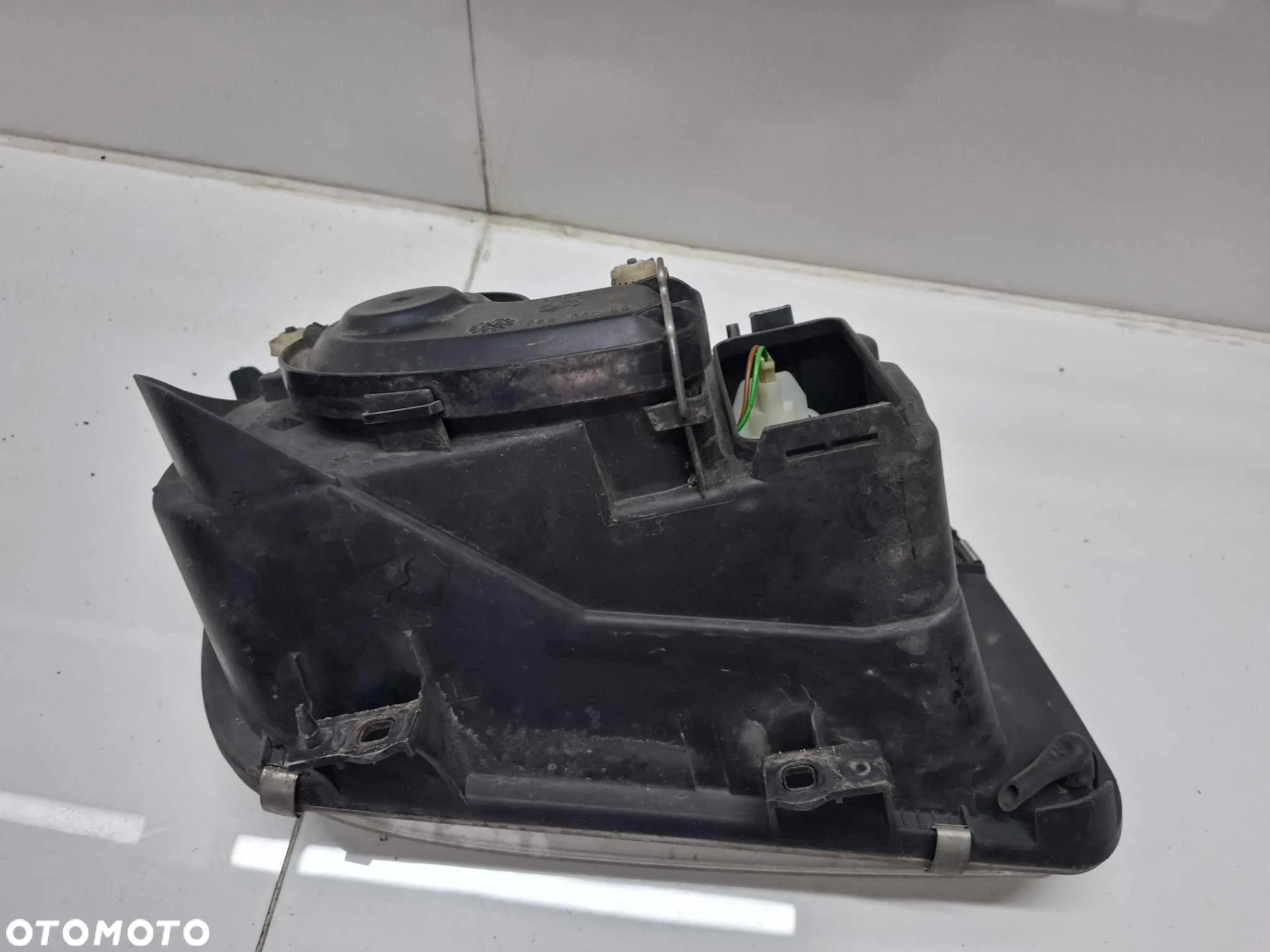 LAMPA LEWA PRZEDNIA PRZÓD VW BORA - 4