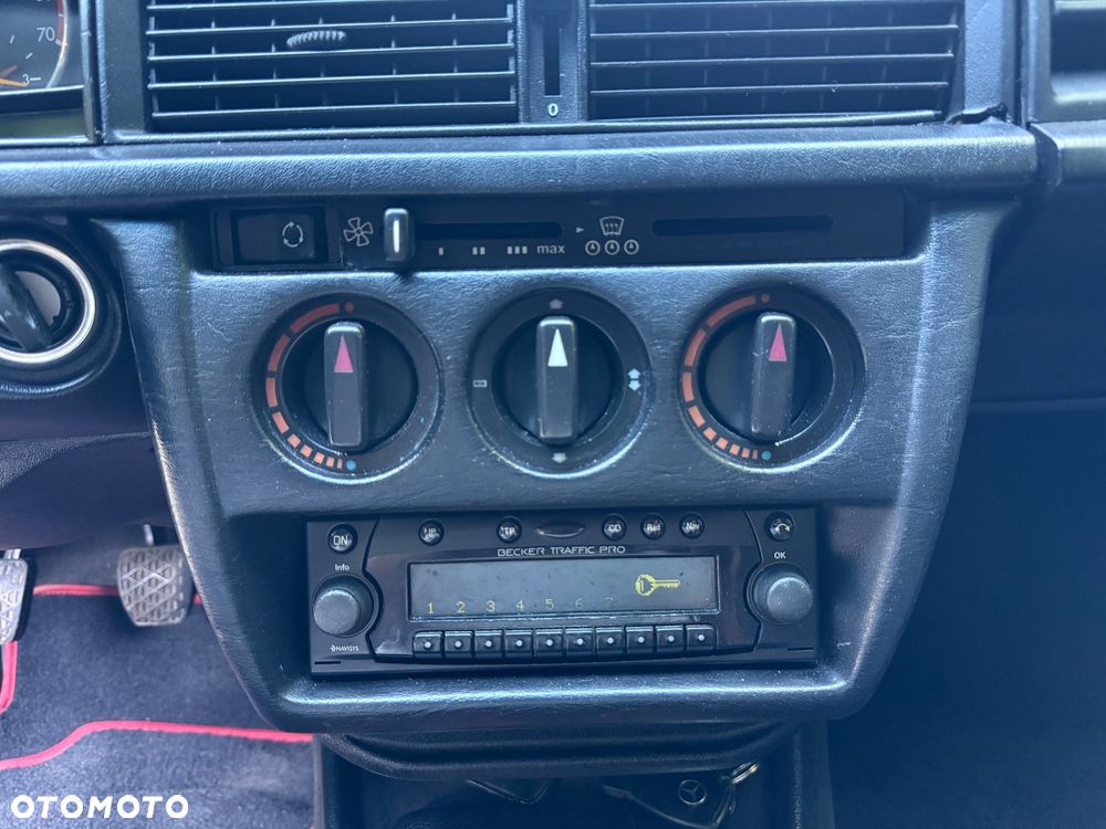 Mercedes-Benz W201 (190) - 17