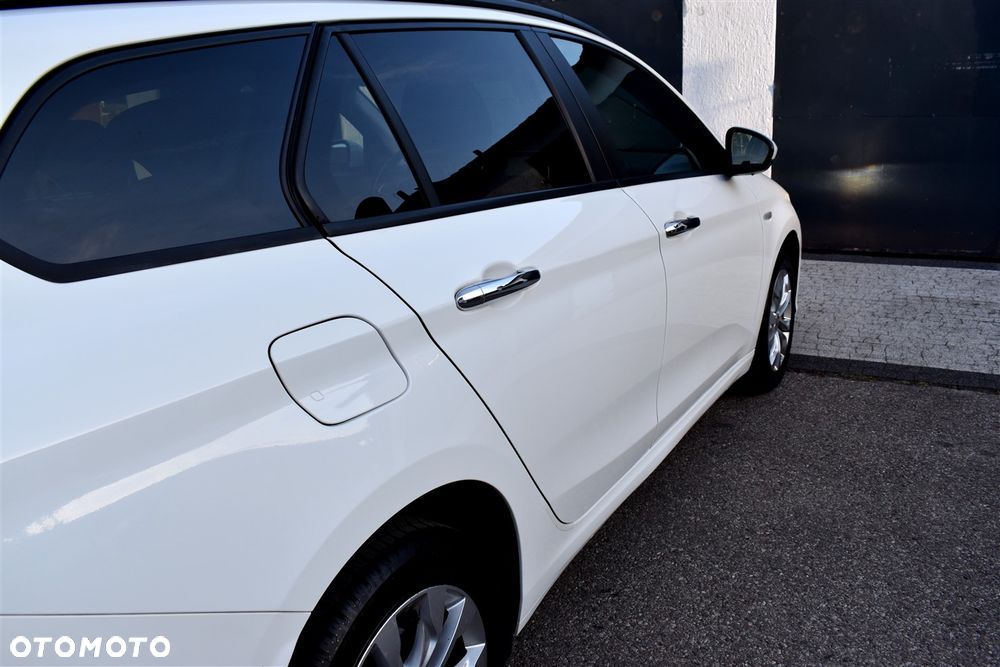 Fiat Tipo 1.4 16v Lounge EU6d - 4