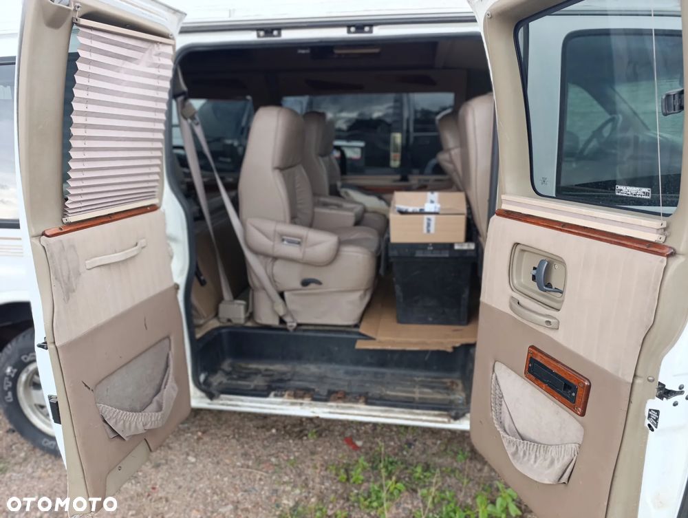 Chevrolet Express - 12