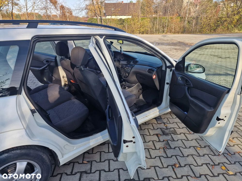 Ford Focus Kombi 01-05 - 9