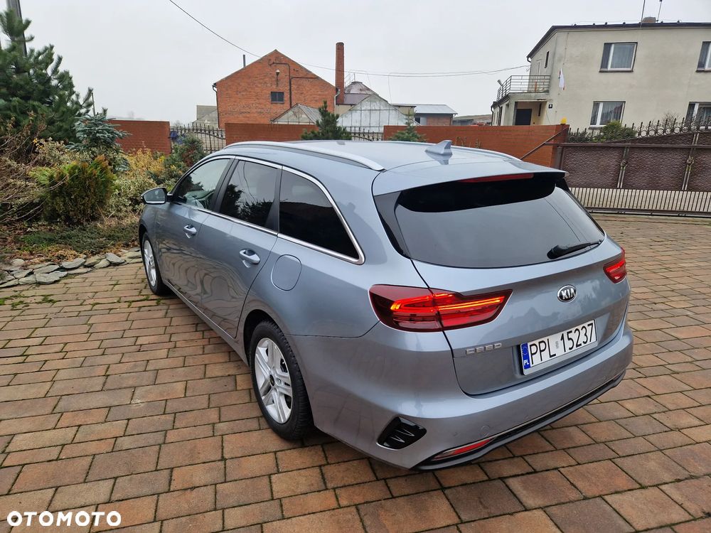 Kia Ceed - 8