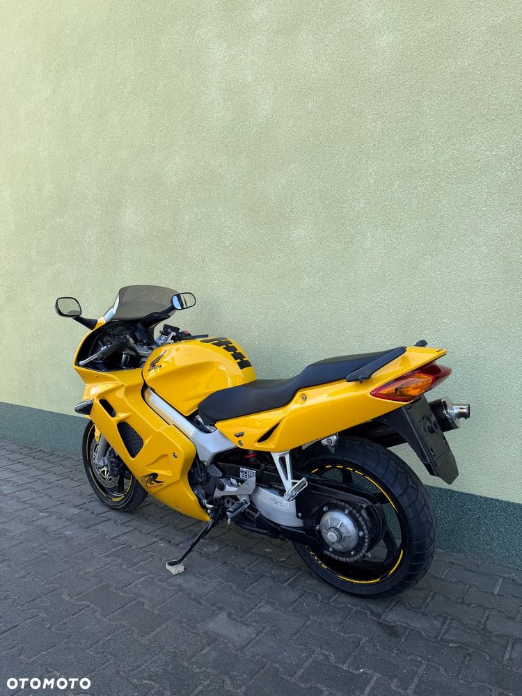 Honda VFR - 19