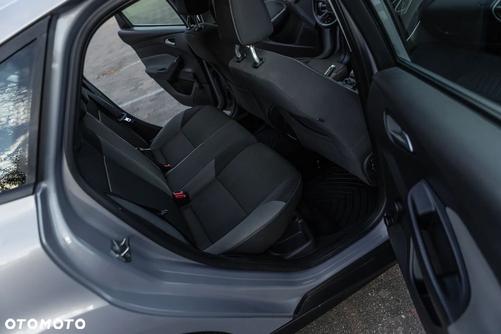Ford Focus - 30