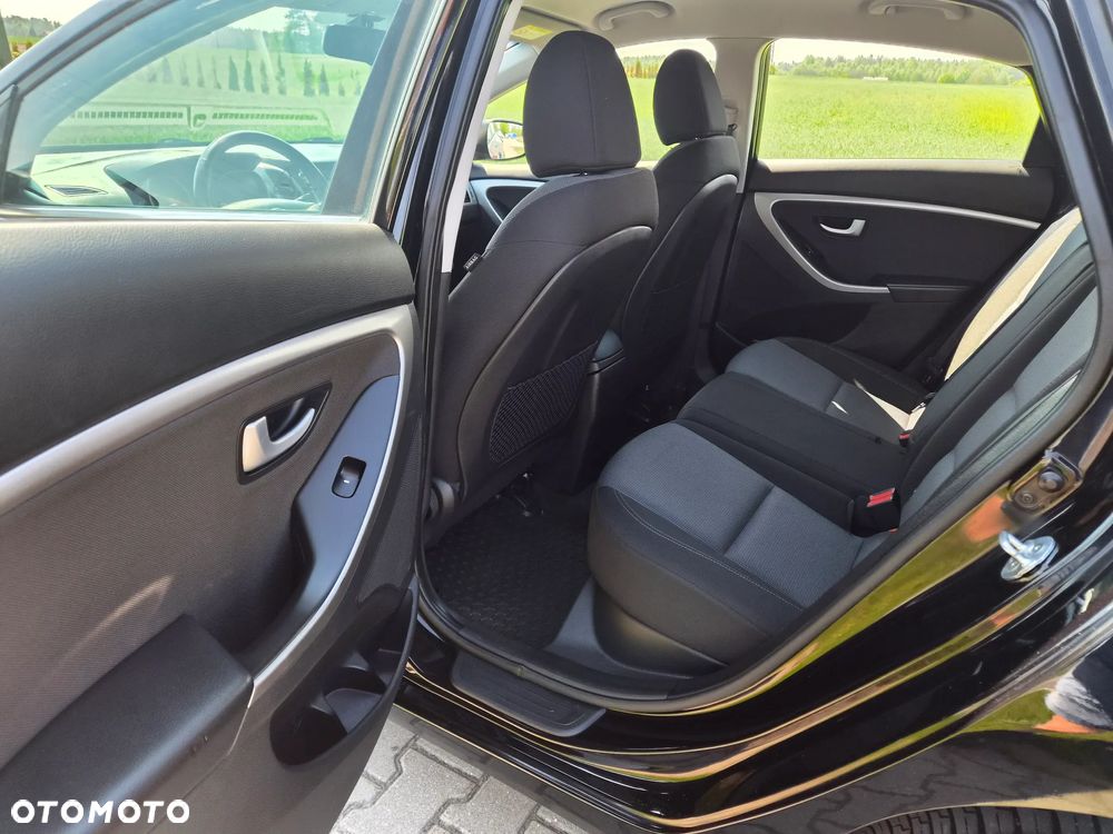 Hyundai i30 blue 1.6 CRDi Classic Navigation - 10