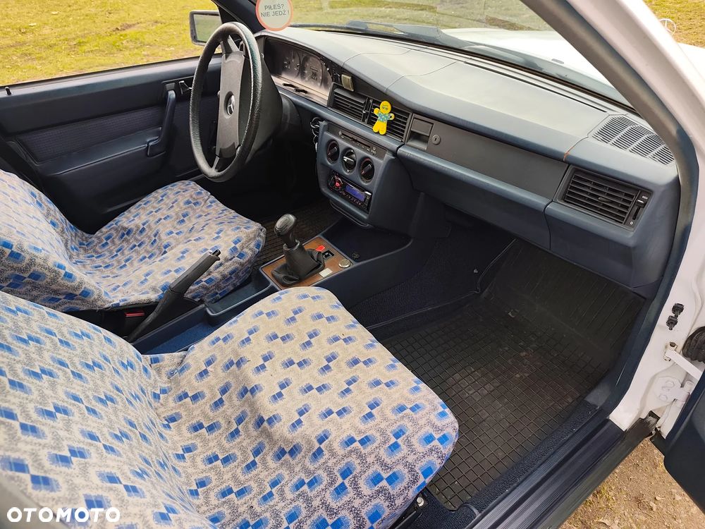 Mercedes-Benz W201 (190) - 7