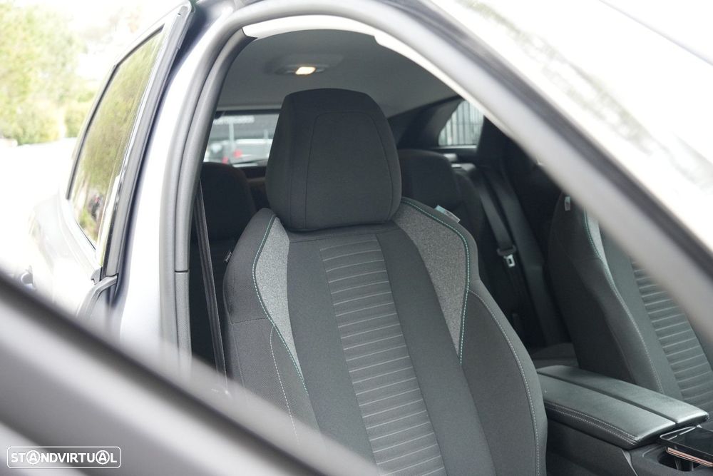 Peugeot 3008 1.2 PureTech Allure EAT8 - 21