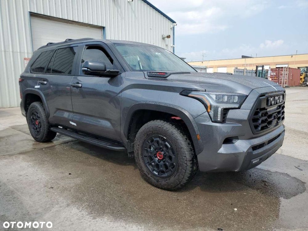 Toyota Sequoia - 11