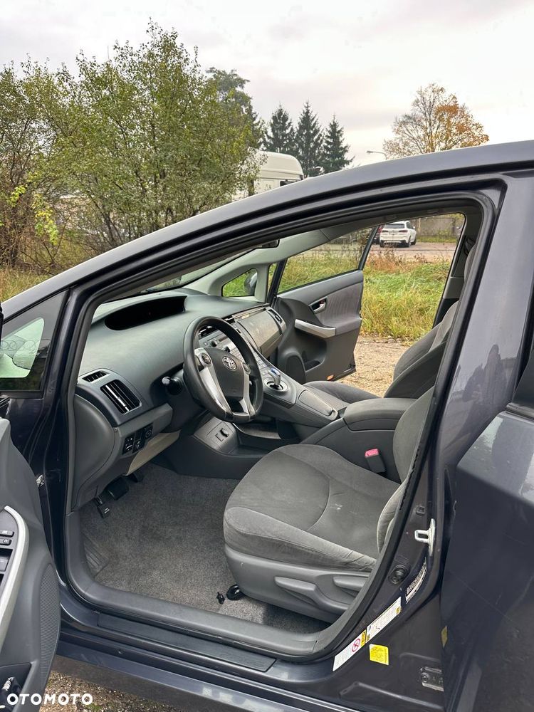 Toyota Prius 1.8 HSD Active - 9