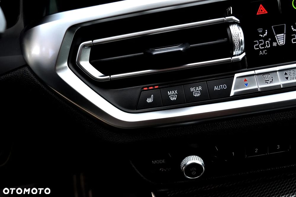 BMW Seria 3 330e M Sport sport - 32