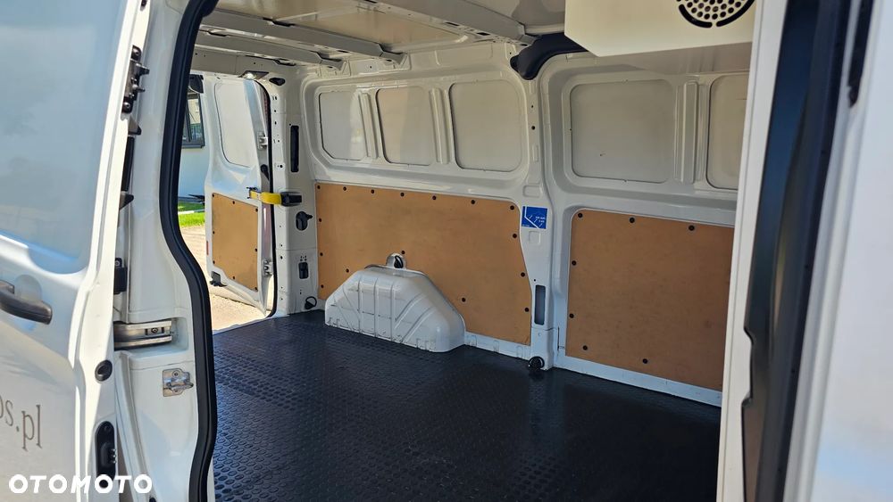 Ford TRANSIT CUSTOM - 12