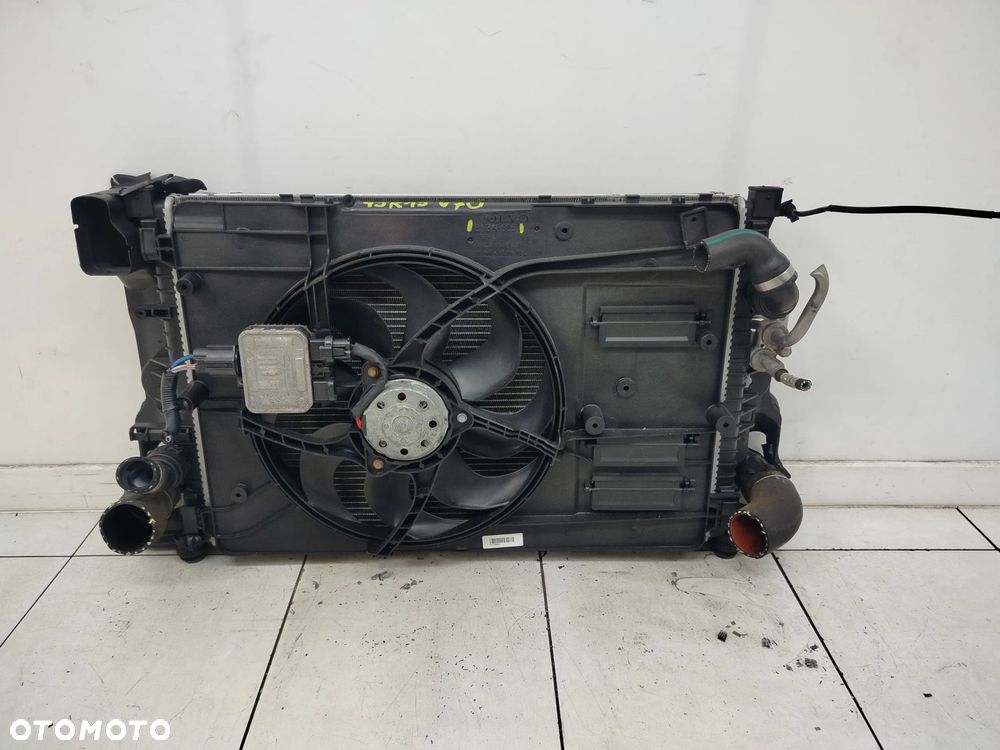 VOLVO V70 III LIFT 2.0 D 2015R KOMPLET CHŁODNIC WENTYLATOR - 2
