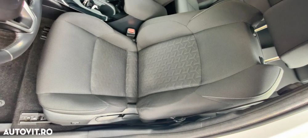 Toyota Corolla 1.8 HSD Dynamic - 8