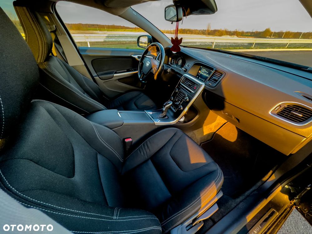 Volvo V60 D2 Geartronic Powershift - 12