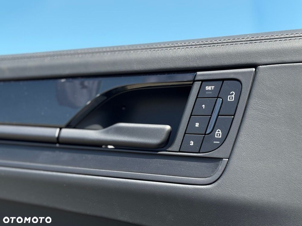 Porsche Cayenne - 41