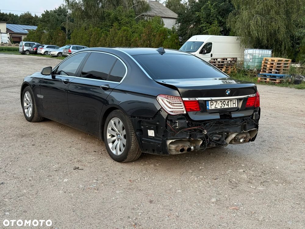 BMW Seria 7 750Li - 3