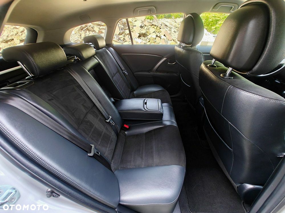 Toyota Avensis 2.0 D-4D Premium - 29