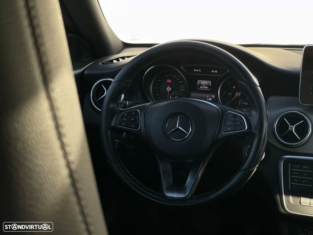 Mercedes-Benz CLA 180 d Shooting Brake Urban Aut. - 28