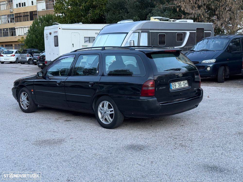 Ford Mondeo SW 1.8 TDi Ghia - 4