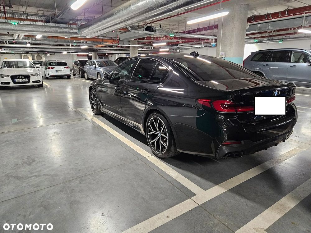 BMW Seria 5 M550i xDrive - 4